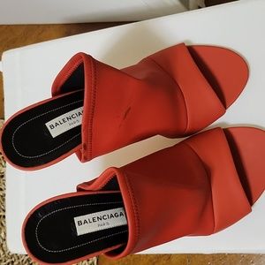 Balenciaga hills